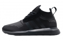 Adidas Swift Run Barrier Core Black