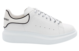 Alexander Mcqueen Oversized White / Black / (06/25)