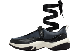 Jordan Pointe WMNS Black / Sail