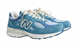 Levi’s x New Balance 990v3 indigo