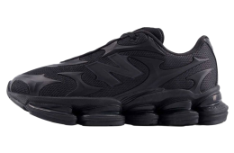 New Balance 2000 Black / Black