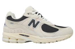 New Balance 2002R Beige / Black