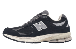 New Balance 2002R Black / Grey