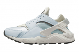 Baby blue and white 'air huarache hotsell