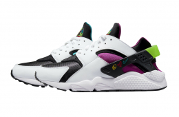 Nike Air Huarache Peace, Love, Swoosh