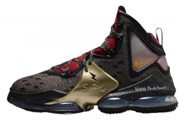 Nike LeBron 19 Doernbecher