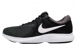 Nike Revolution 4 Black