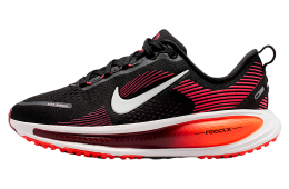 Nike Vomero 18 GS Black / Bright Crimson