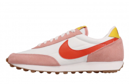 Nike WMNS Daybreak Coral Stardust Team Orange