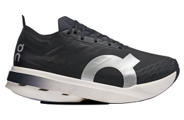 On Cloudboom Strike Black / White