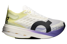 On Cloudboom Strike Juniper / Limelight