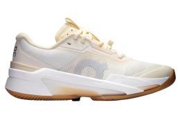 On The Roger Pro Fire WMNS Ivory / Sand