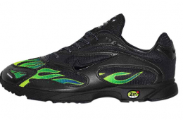 Supreme x Nike Zoom Streak Spectrum Plus Black