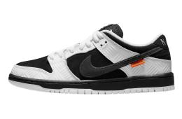 TIGHTBOOTH x Nike SB Dunk Low